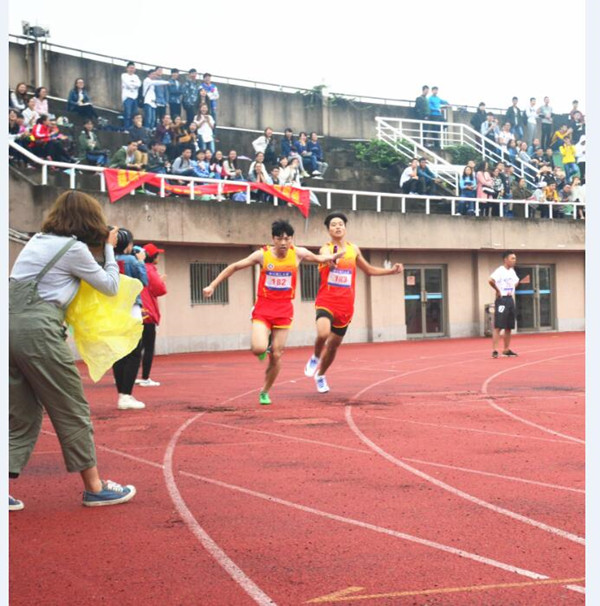 潘峥蔡宇飞_副本.jpg 潘峥蔡宇飞_副本.jpg