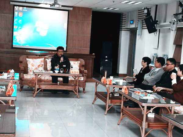 G:\宣传\2017年\4月\创新创业教育沙龙_副本.jpg G:\宣传\2017年\4月\创新创业教育沙龙_副本.jpg