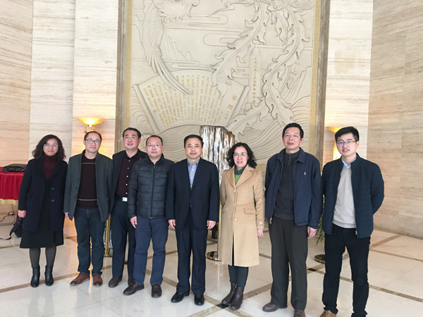 G:\宣传\2017年\2月\经管公司 深入推动校企合作,搭建“产学研”新平台 170226\照片\36390321331660240_副本.jpg G:\宣传\2017年\2月\经管公司 深入推动校企合作,搭建“产学研”新平台 170226\照片\36390321331660240_副本.jpg