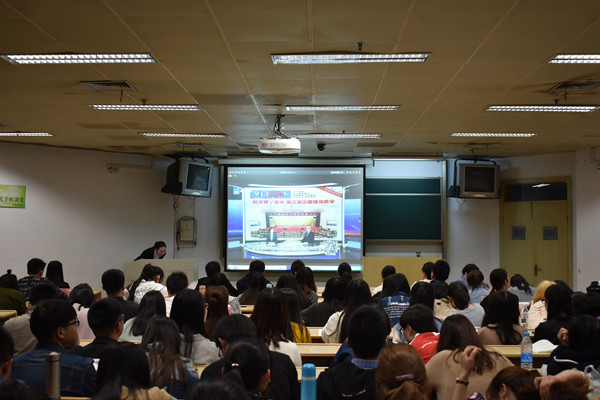 G:\宣传\2017年\4月\选\员工党员在教室观看“剿灭劣V类水”视频_副本.jpg G:\宣传\2017年\4月\选\员工党员在教室观看“剿灭劣V类水”视频_副本.jpg